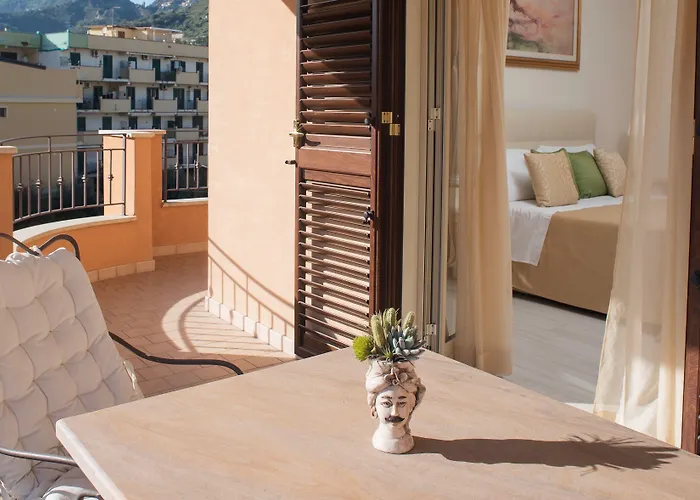 Bed & Breakfast Mareagrò Santa Teresa Di Riva